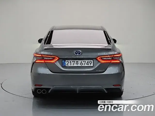 Toyota Camry 2024 — Şəkil 18/20