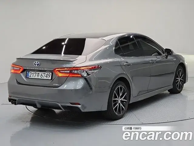 Toyota Camry 2024 — Şəkil 16/20