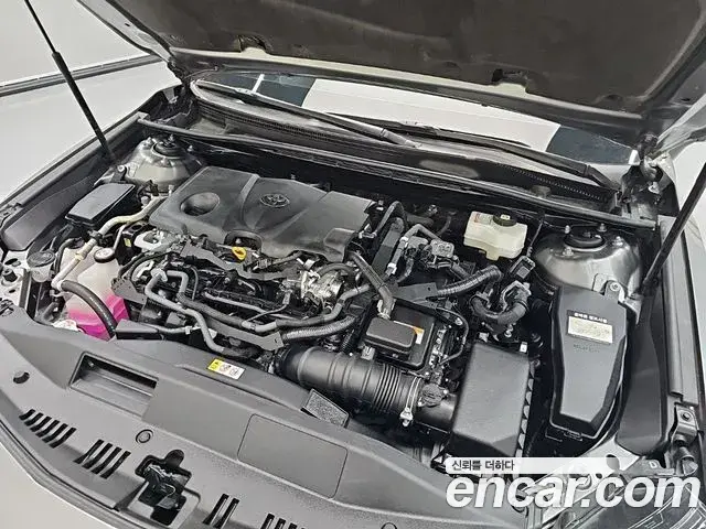 Toyota Camry 2024 — Şəkil 11/20