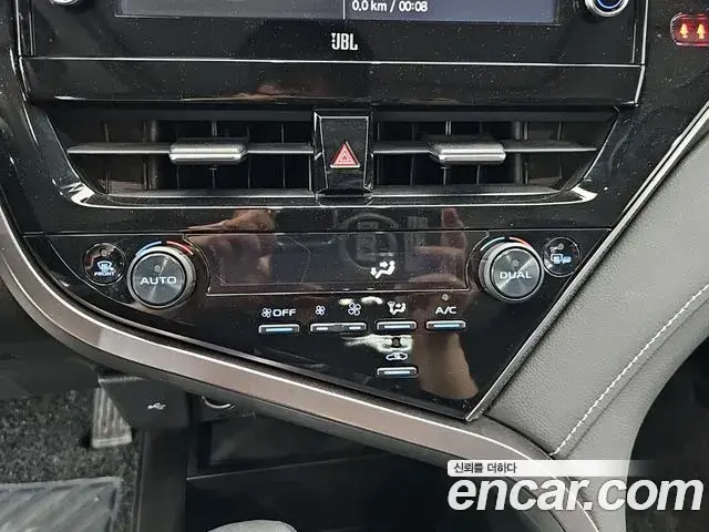 Toyota Camry 2024 — Şəkil 13/20
