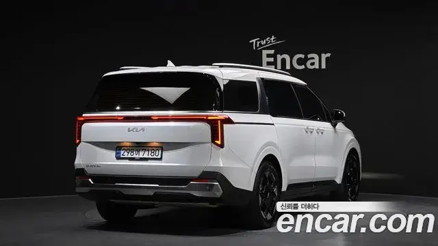Kia Carnival 2024 — Şəkil 16/32