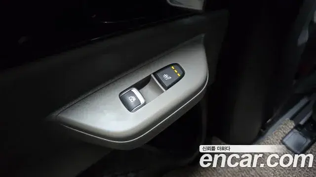 Kia Carnival 2024 — Şəkil 30/32