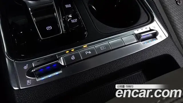 Kia Carnival 2024 — Şəkil 23/32
