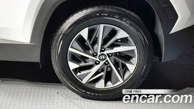 Hyundai Tucson Hybrid 2023 — Şəkil 18/31