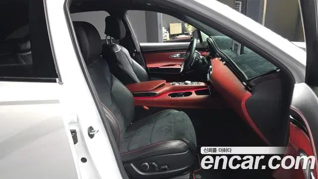 Genesis GV70 2021 — Photo 11/20