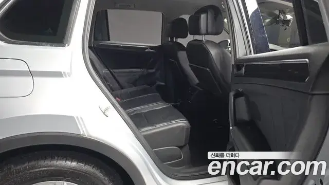 Volkswagen Tiguan 2018 — ფოტო 1/20