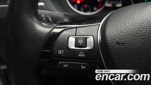 Volkswagen Tiguan 2018 — ფოტო 3/20