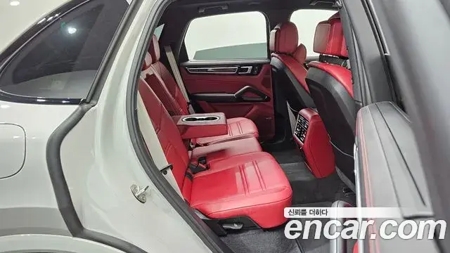Porsche Cayenne 2023 — Фото 12/20