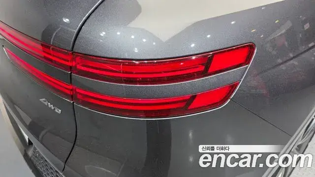 Genesis GV70 2021 — Photo 30/35