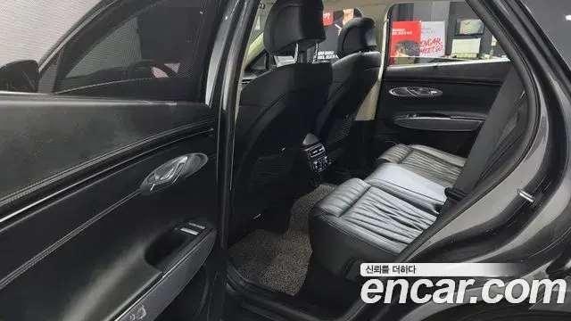 Genesis GV70 2021 — Photo 29/35