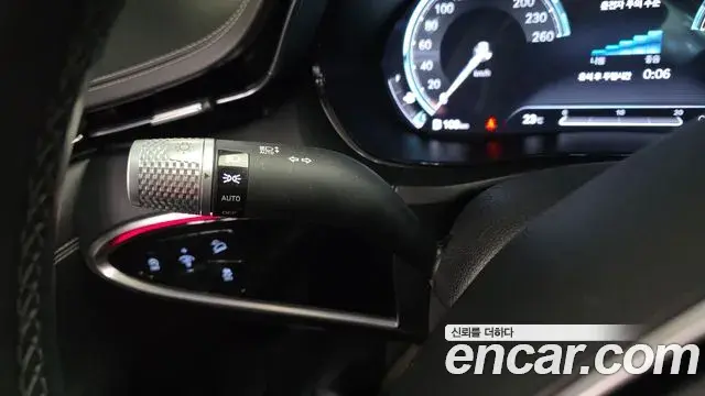 Genesis GV70 2021 — Photo 22/35