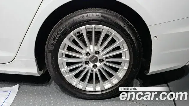 Audi A6 2020 — ფოტო 18/32