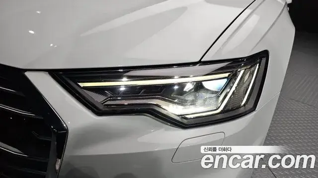 Audi A6 2020 — ფოტო 30/32