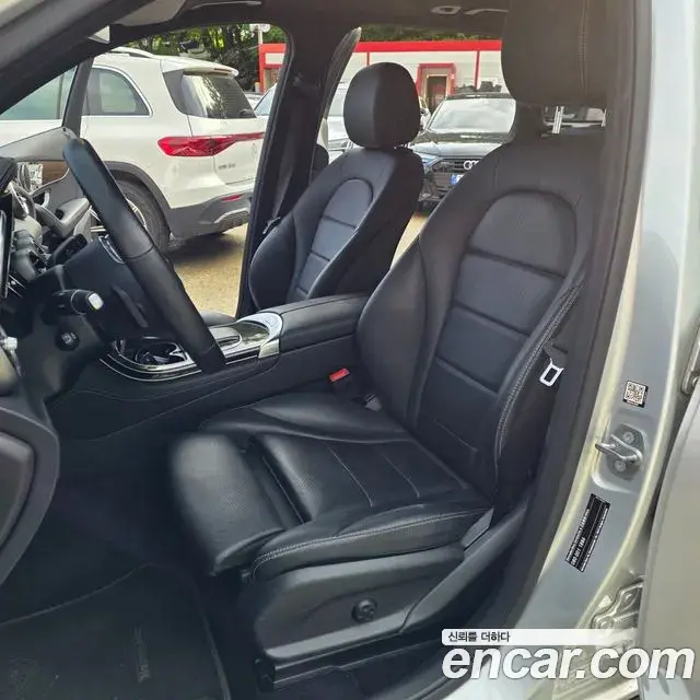 Mercedes-Benz GLC-Class 2020 — Şəkil 18/19