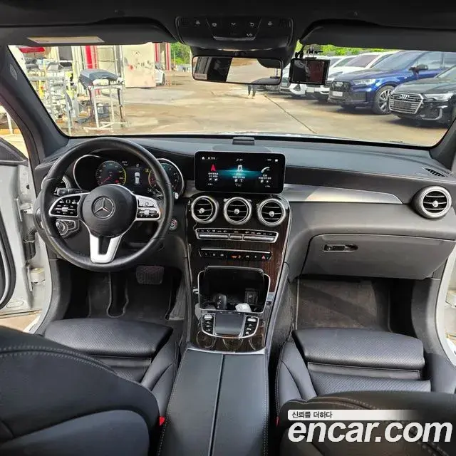 Mercedes-Benz GLC-Class 2020 — Şəkil 17/19