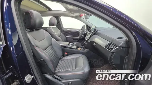 Mercedes-Benz GLE-Class 2018 — Фото 10/20