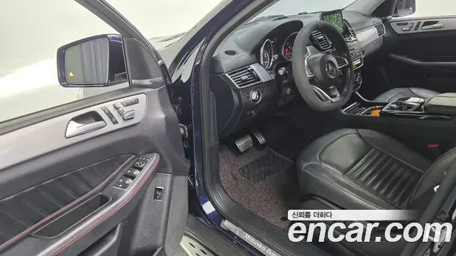 Mercedes-Benz GLE-Class 2018 — Фото 12/20