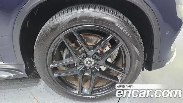 Mercedes-Benz GLE-Class 2018 — Şəkil 10/32