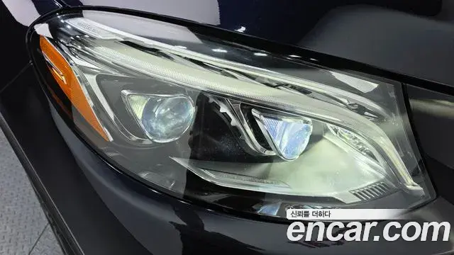 Mercedes-Benz GLE-Class 2018 — Şəkil 32/32