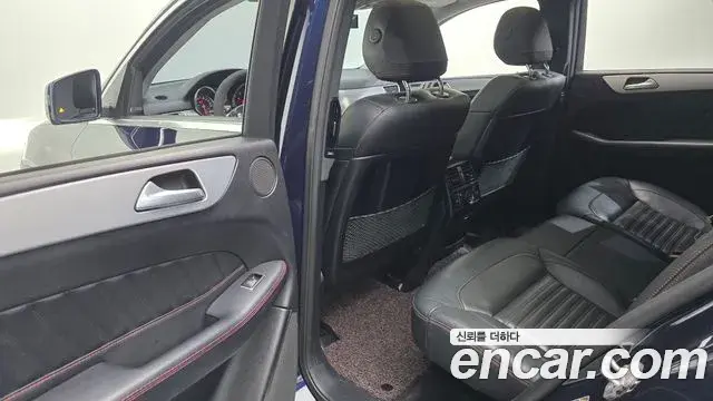 Mercedes-Benz GLE-Class 2018 — Şəkil 22/32