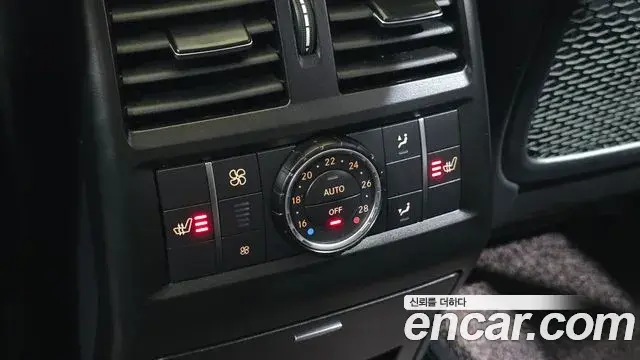 Mercedes-Benz GLE-Class 2018 — Şəkil 8/32