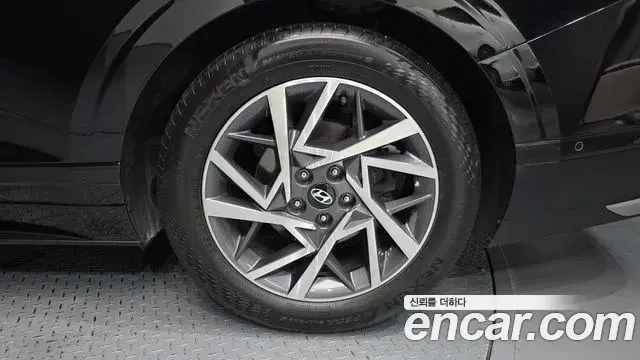 Hyundai Grandeur Hybrid 2023 — ფოტო 15/32