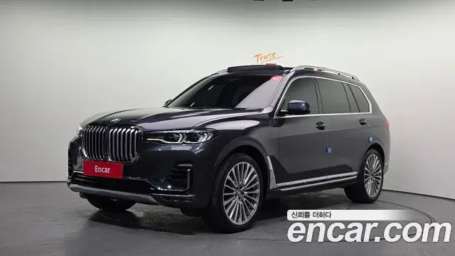 BMW X7 2021 — ფოტო 13/20