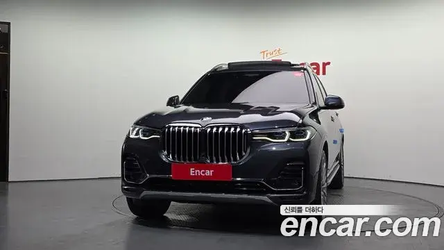 BMW X7 2021 — ფოტო 19/20