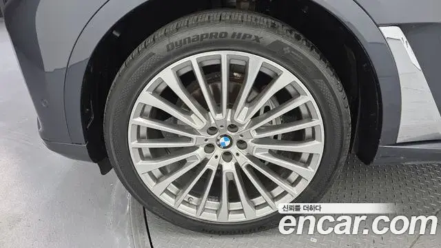 BMW X7 2021 — ფოტო 6/20
