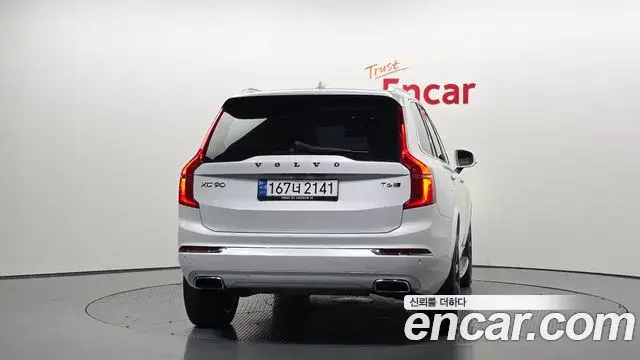 Volvo XC90 2018 — ფოტო 3/20