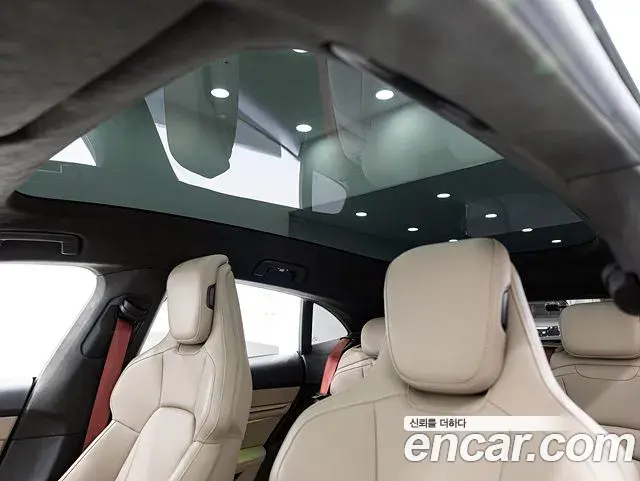 Porsche Taycan 2023 — Şəkil 10/19
