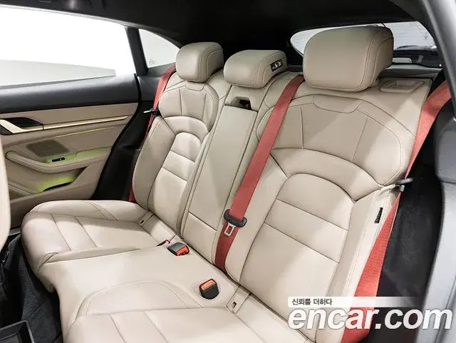Porsche Taycan 2023 — Şəkil 13/19