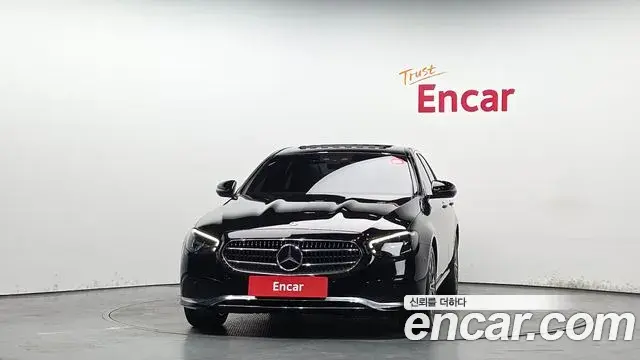 Mercedes-Benz E-Class 2021 — ფოტო 19/20