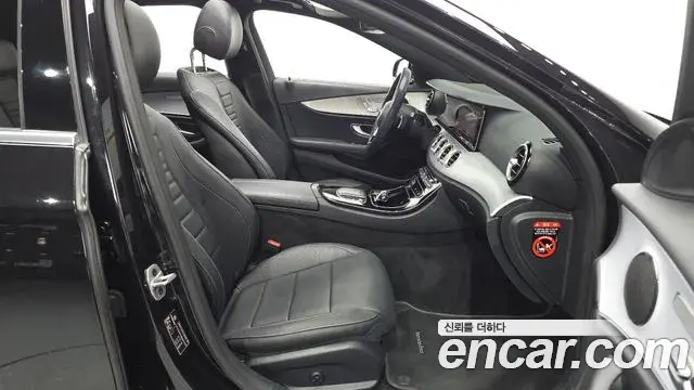 Mercedes-Benz E-Class 2021 — ფოტო 11/20