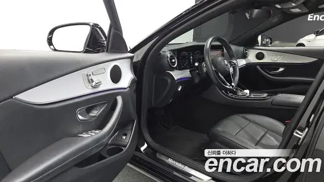 Mercedes-Benz E-Class 2021 — ფოტო 12/20