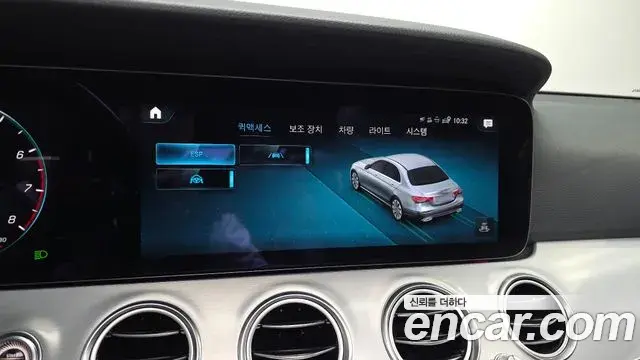 Mercedes-Benz E-Class 2021 — ფოტო 14/20