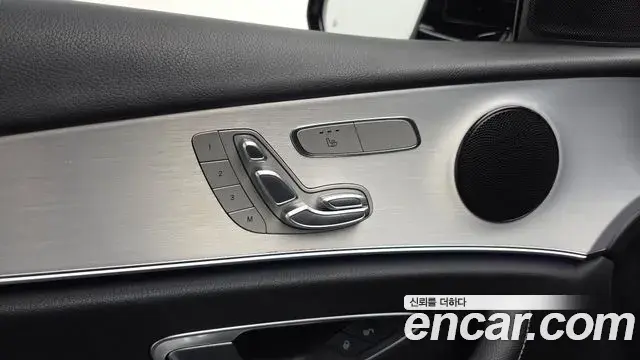 Mercedes-Benz E-Class 2021 — ფოტო 1/20