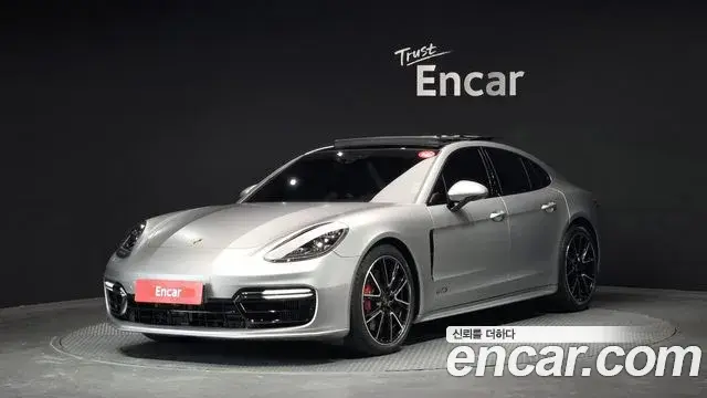Porsche Panamera 2019 — Photo 19/20