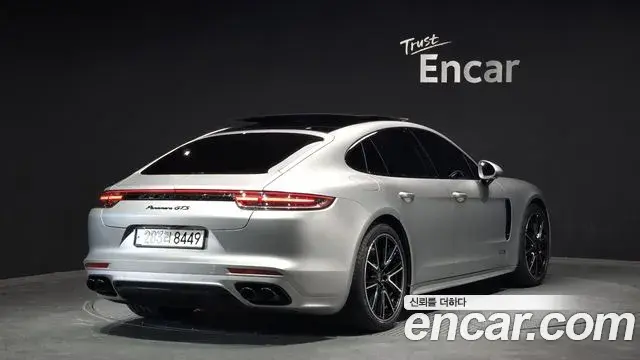 Porsche Panamera 2019 — Photo 9/20