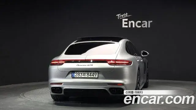Porsche Panamera 2019 — Photo 8/20
