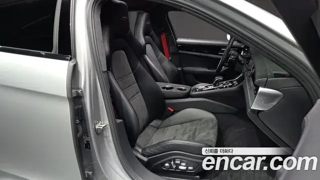 Porsche Panamera 2019 — Photo 16/20