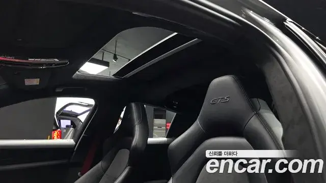 Porsche Panamera 2019 — Photo 1/20
