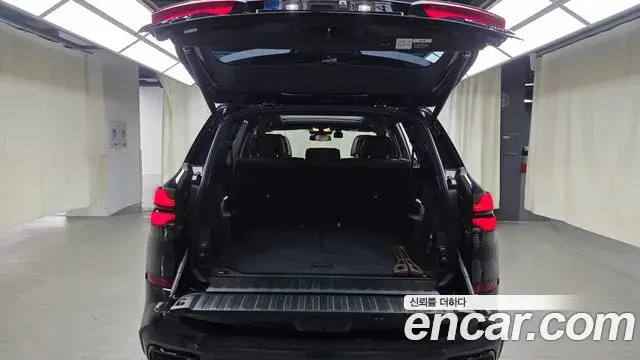 BMW X5 2025 — ფოტო 23/32
