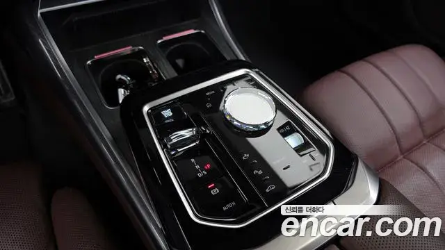 BMW 7 Series 2024 — Photo 4/33