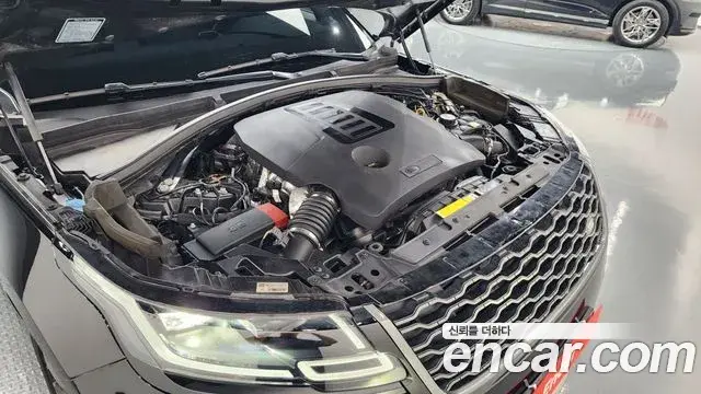 Land Rover Range Rover Velar 2021 — ფოტო 13/39