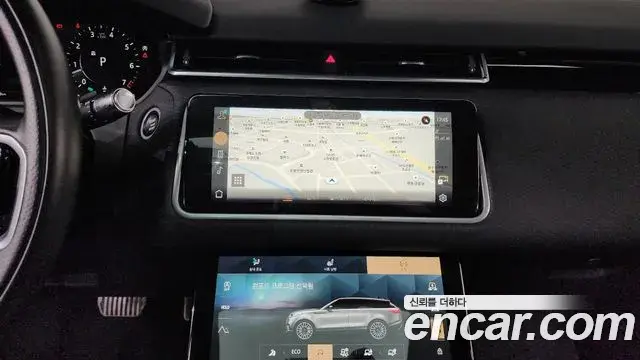 Land Rover Range Rover Velar 2021 — ფოტო 18/39