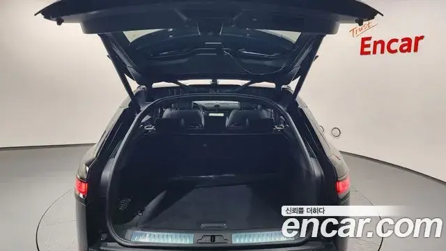 Land Rover Range Rover Velar 2021 — ფოტო 3/39