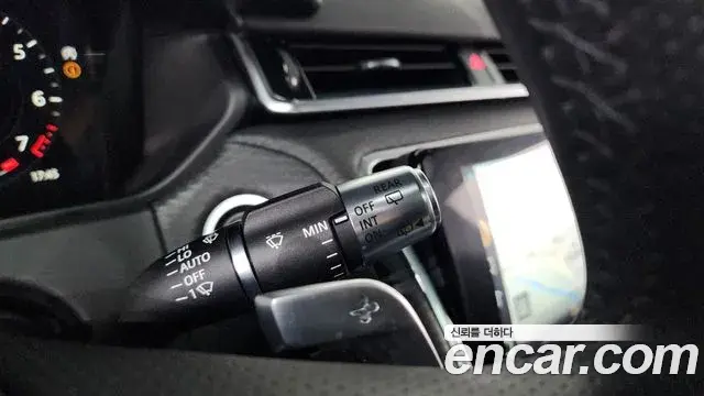 Land Rover Range Rover Velar 2021 — ფოტო 27/39