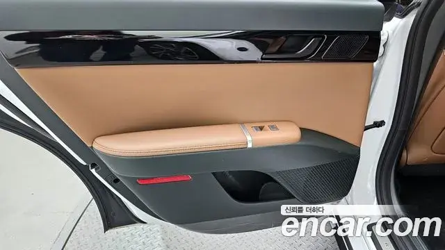 Hyundai Grandeur Hybrid 2024 — Photo 24/31