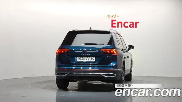 Volkswagen Tiguan 2021 — Photo 8/30
